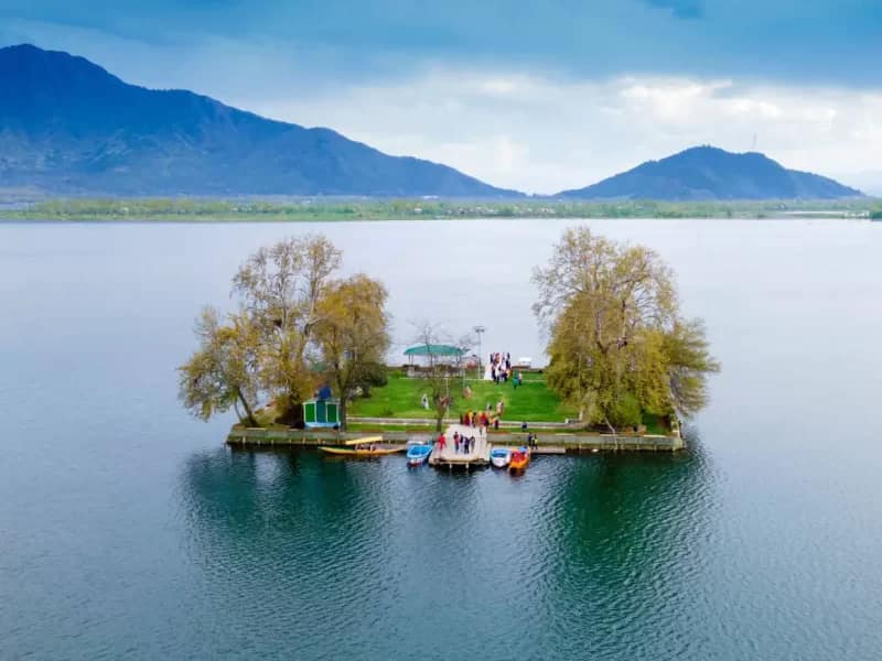 Char chanari, Dal lake